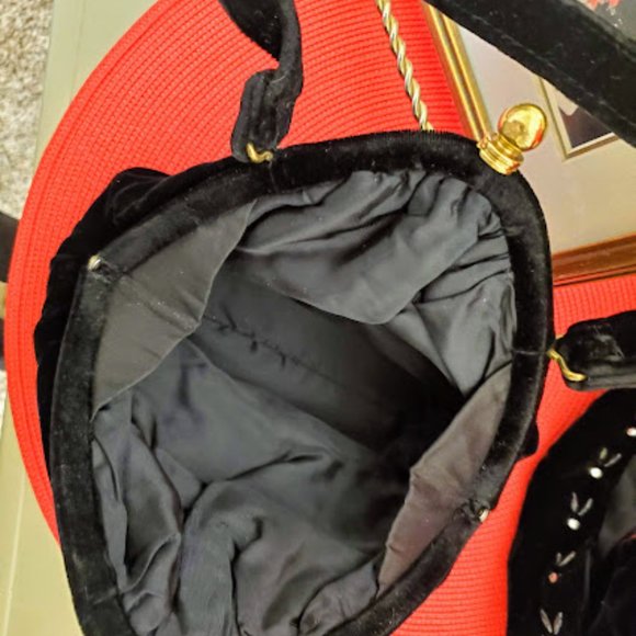 Vintage Black Velvet Purse - Picture 6 of 9